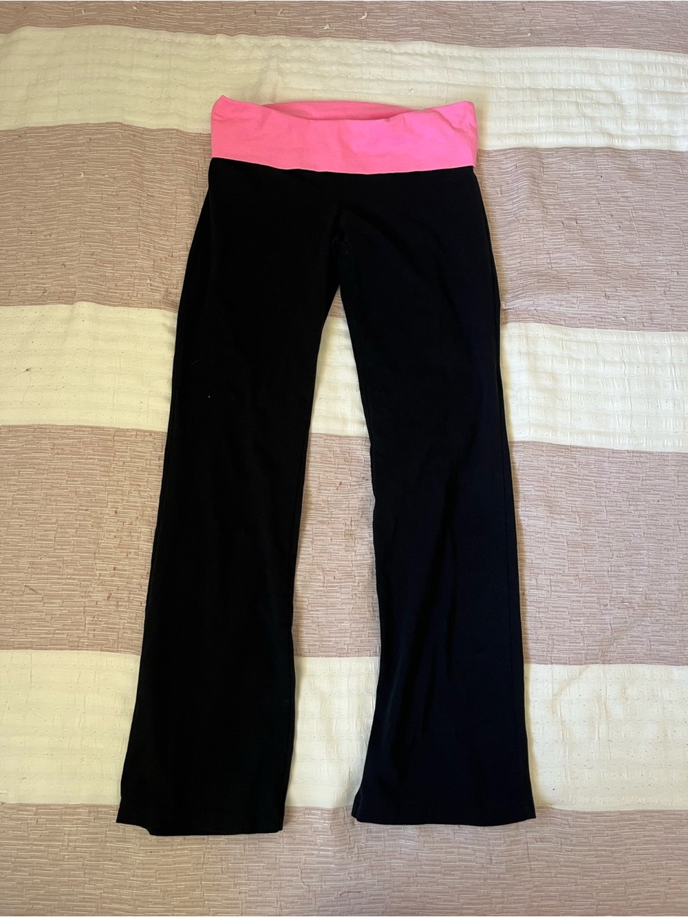Y2K 2000s So Women’s Black Hot Pink Foldover Waist Flared Yoga pants Size M